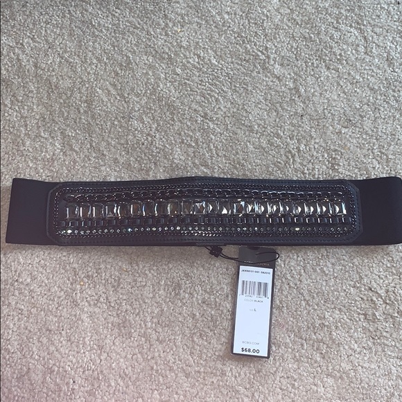 BCBG statement belt! - Picture 1 of 5